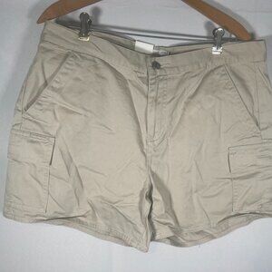Calvin Klein Jeans NWT Women's Khaki Shorts WB94C05C Size 14